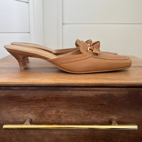 Stuart Weitzman Shoes - Stuart Weitzman mules in excellent condition